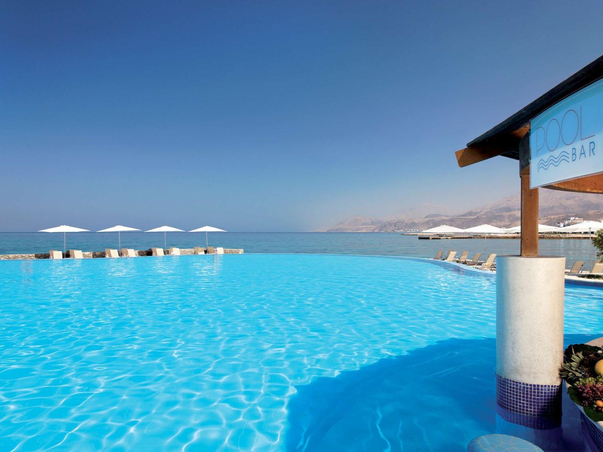Moevenpick Resort El Sokhna Ain Soukhna Exteriér fotografie Infinity pool at the resort