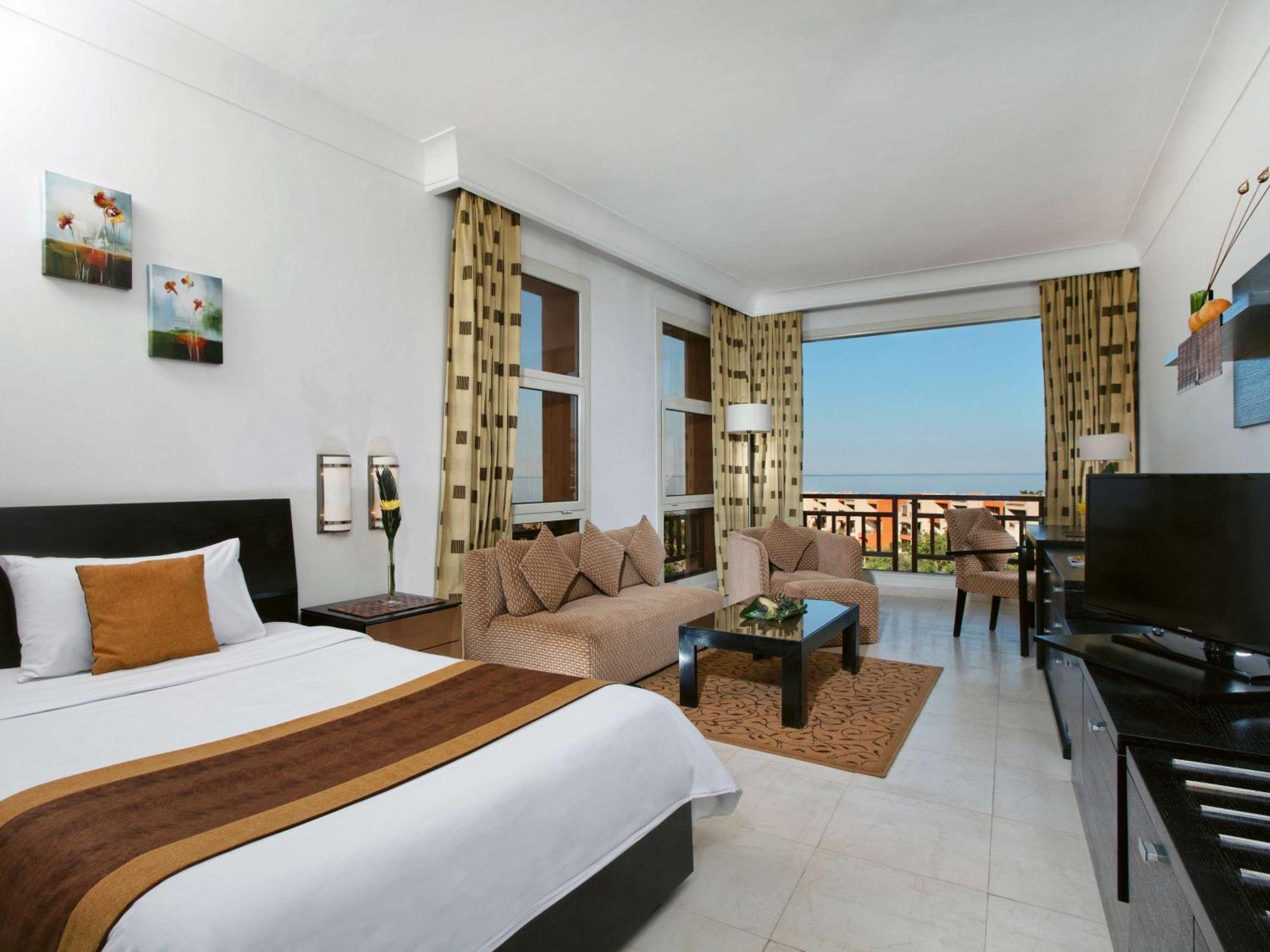 Moevenpick Resort El Sokhna Ain Soukhna Exteriér fotografie A room at the hotel